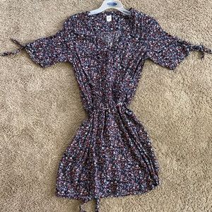 Floral wrap style dress. Gap. Size small.